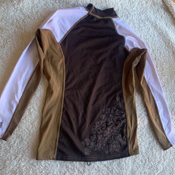 Tilos Rashguard Top - Picture 2 of 7